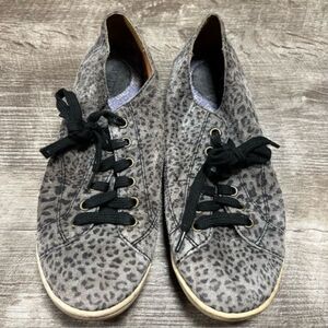 Born Leopard Print Fashion Sneakers Size 8